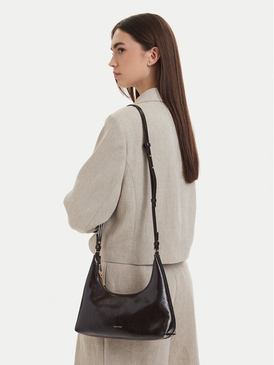 Calvin Klein Rankinė Calvin Klein Foil Logo Glossy Conv Shoulder B LV04F3737G Ruda