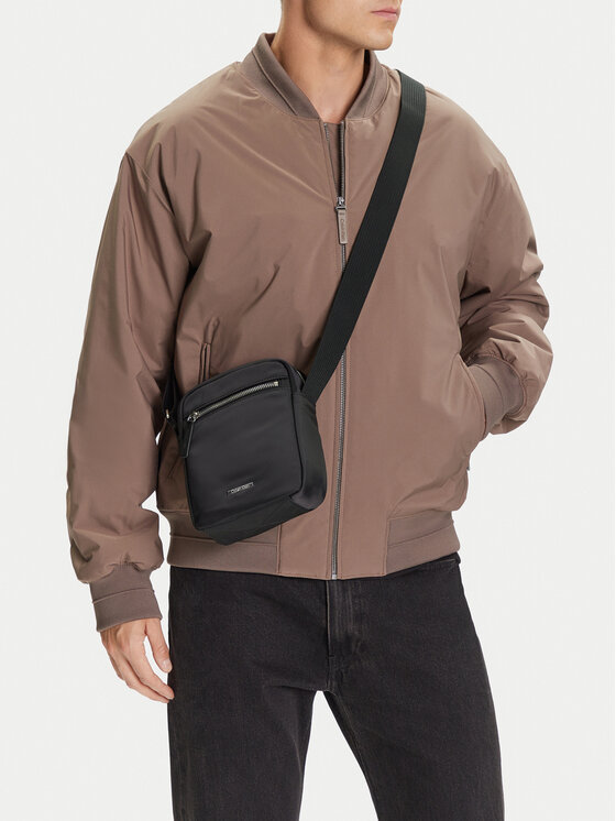 Calvin Klein Geantă crossover Calvin Klein Sleek Nylon Reporter LV04D3176G Negru