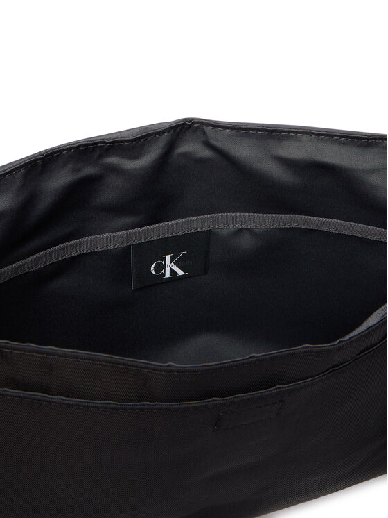 Calvin Klein Taška cez rameno Calvin Klein Bold Laptop Sleeve W/ Strap (Nyl LV04D1222G Čierna