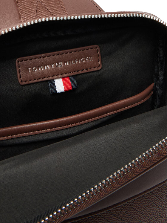 Tommy Hilfiger Válltáska Tommy Hilfiger Th Flag Monogram Sling Pack AM0AM14140 Barna