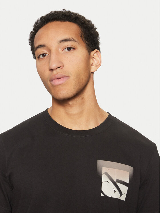 Calvin Klein Jeans Calvin Klein Jeans T-shirt Soft Box Monogram J30J327092 Crna Regular Fit