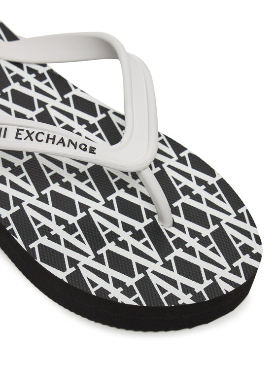 Armani Exchange Šlepetės per pirštą Armani Exchange XDQ010 XV700 T037 Juoda