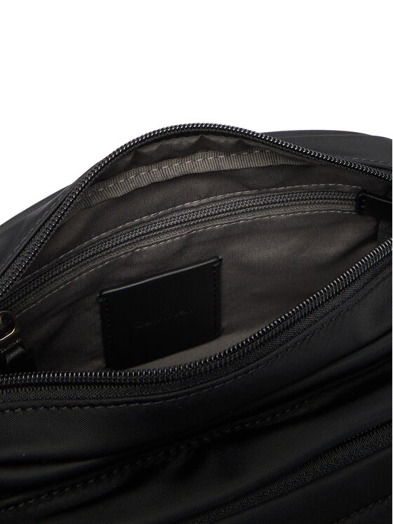 Calvin Klein Crossover torbica Calvin Klein Sleek Utility Camera Bag LV04D3339G Crna