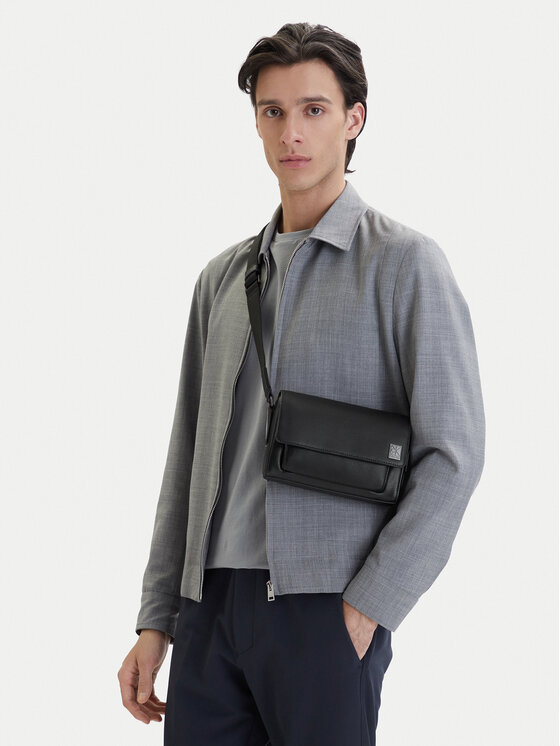 Calvin Klein Torebka Calvin Klein Emblem Hw Small Slap Messenger LV04D3367G Czarny