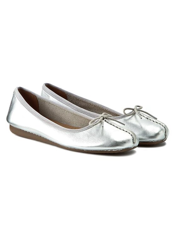 Clarks Балеринки Clarks Freckle Ice 261140454 Сребрист