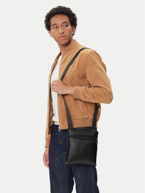 Armani Exchange Плоска сумка Armani Exchange XM001603 AF17205 MC105 Чорний