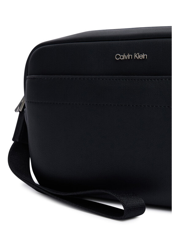 Calvin Klein Brašna Calvin Klein Raised Pouch W/ Handle LV04D1277G Černá