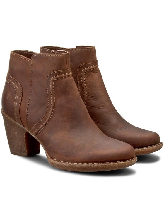 Clarks Škornji Clarks Carleta Paris 261204034 Rjava