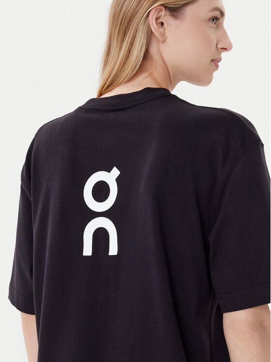 On On Camiseta Club-T 1WE1006 Negro Relaxed Fit