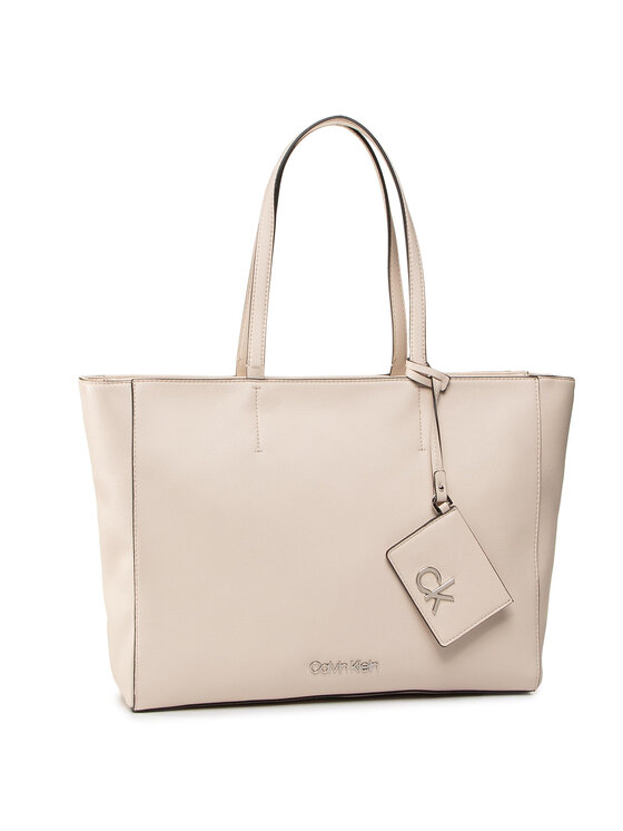 Calvin Klein Rankinė Calvin Klein Shopper Md K60K606664 Smėlio