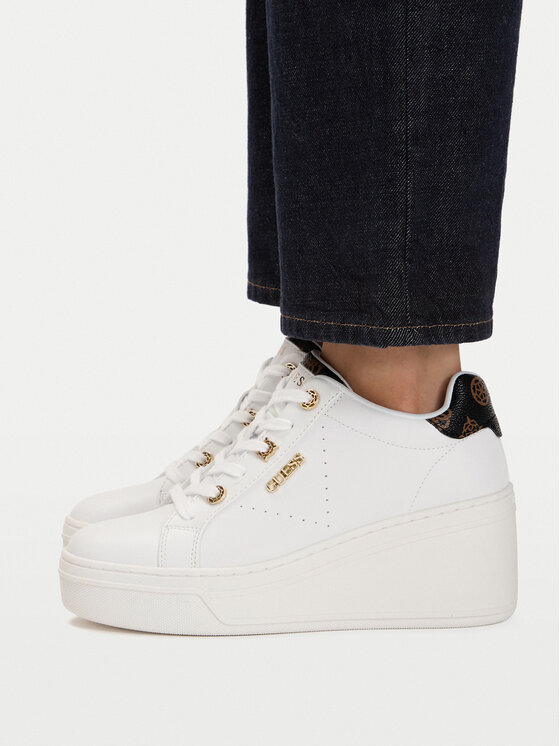 Guess Laisvalaikio batai Guess FLTRZY ELE12 Balta