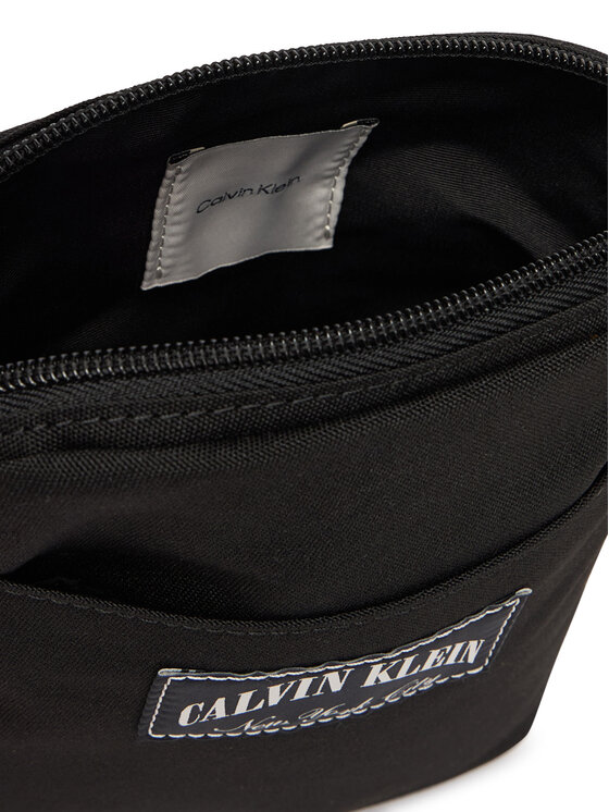 Calvin Klein Saszetka Calvin Klein Graphic Capsule Reporter LV04D3346G Czarny