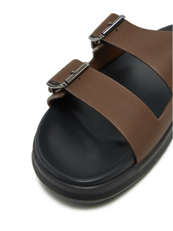 Tommy Hilfiger Klapki Tommy Hilfiger FM0FM05414 Brązowy