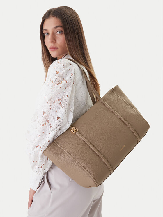Calvin Klein Bolso Calvin Klein Emblem Hw Pebble Tote LV04F3424G Beis