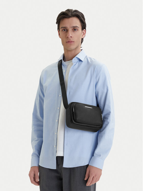 Armani Exchange Taška cez rameno Armani Exchange XM000847 AF12134 UC001 Čierna