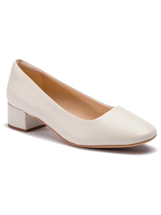 Clarks Туфлі Clarks Orabella Alice 261407804 Бежевий