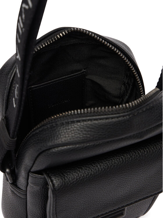 Calvin Klein Crossover torbica Calvin Klein Webbing Strap Slim Reporter LV04D3281G Crna