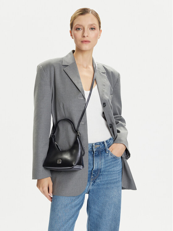 Calvin Klein Rankinė Calvin Klein Emblm Hw Lthr Mini LV04F3263G Juoda