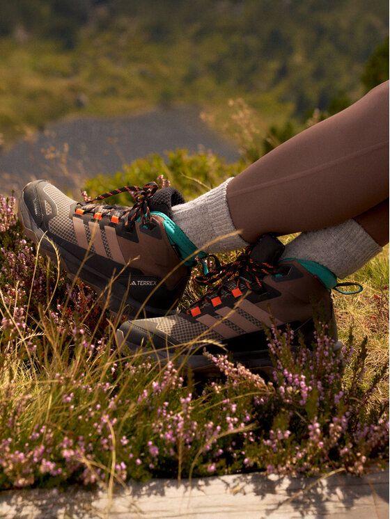 adidas Trekingová obuv adidas Terrex Skychaser AX5 Mid GORE-TEX CLIMAWARM+ JH7807 Hnědá