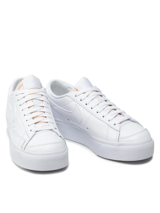 Nike Sneakersy Nike Blazer Low Platform DJ0292 100 Biały
