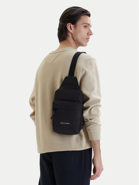 Calvin Klein Brašna Calvin Klein Bold Sling LV04D3300G Černá