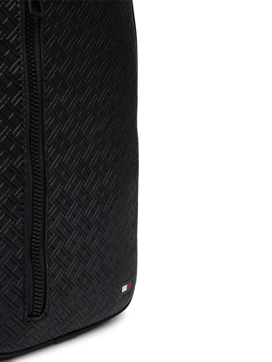 Tommy Hilfiger Taška cez rameno Tommy Hilfiger Embossed Flag Sling Bag AM0AM14191 Čierna