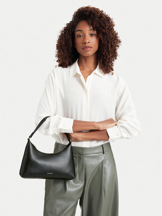 Calvin Klein Kabelka Calvin Klein Foil Logo Small Shoulder Bag LV04F3890G Čierna