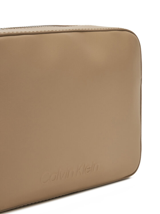 Calvin Klein Torebka Calvin Klein Embossed Logo Camera Bag K60K612555 Beżowy ciemny