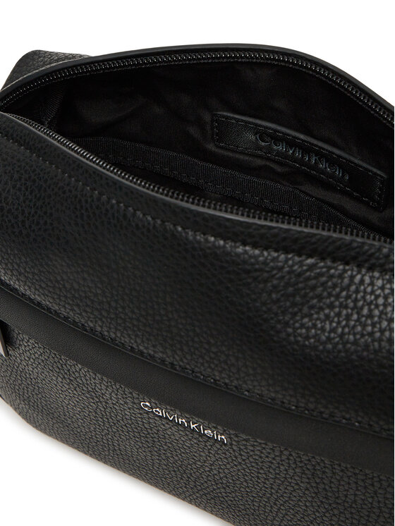 Calvin Klein Válltáska Calvin Klein Ck Must Camera Bag LV04D3084G Fekete
