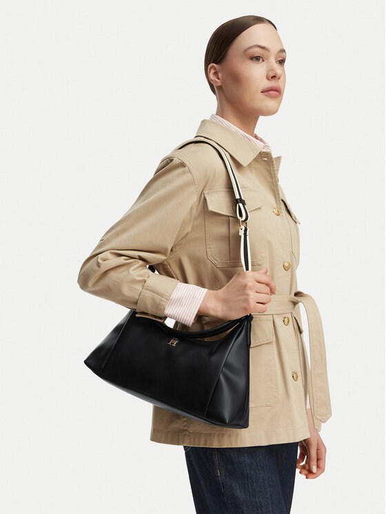Tommy Hilfiger Torbica Tommy Hilfiger Th Essential Shoulder Bag AW0AW18374 Crna