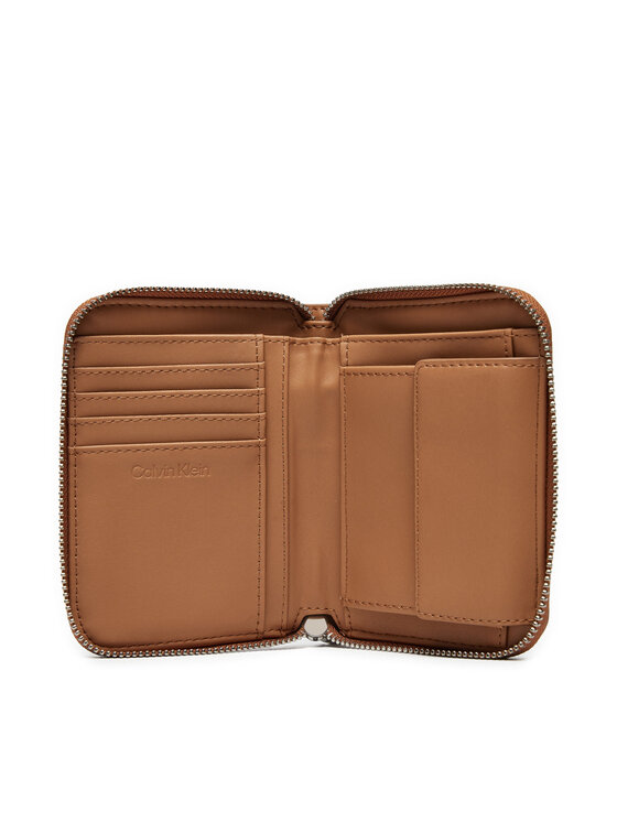 Calvin Klein Портфейл Calvin Klein Embossed Logo Zip Md K60K612437 Кафяв