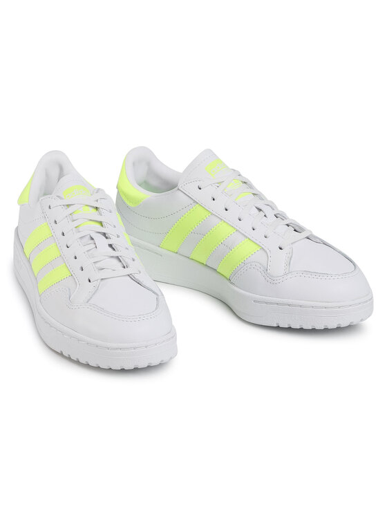 adidas Снікерcи adidas Team Court W FW5072 Білий