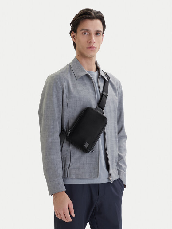 Calvin Klein Crossover torbica Calvin Klein Emblem Hw Sling LV04D3292G Crna