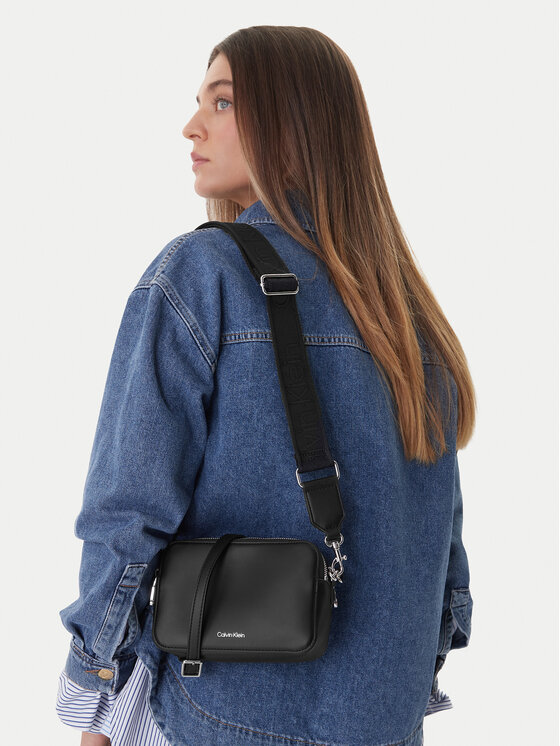 Calvin Klein Táska Calvin Klein Webbing Double Strap Camera Bag LV04F3165G Fekete
