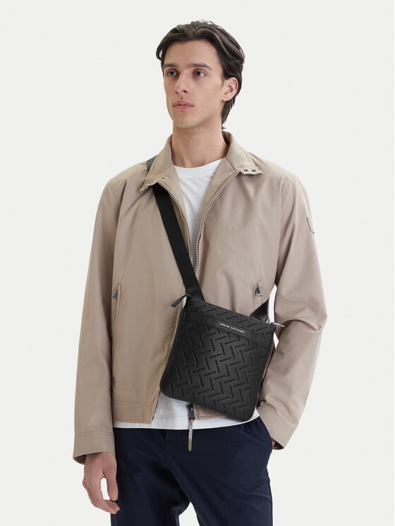 Armani Exchange Brašna Armani Exchange XM002597 AF22652 UC001 Černá