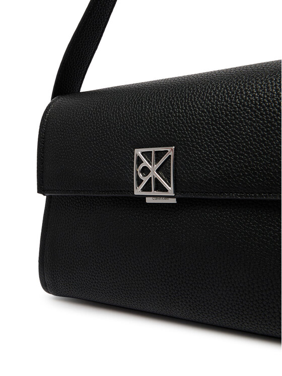 Calvin Klein Ročna torba Calvin Klein Emblem Hw Pebble Shoulder Bag 25 LV04F3425G Črna