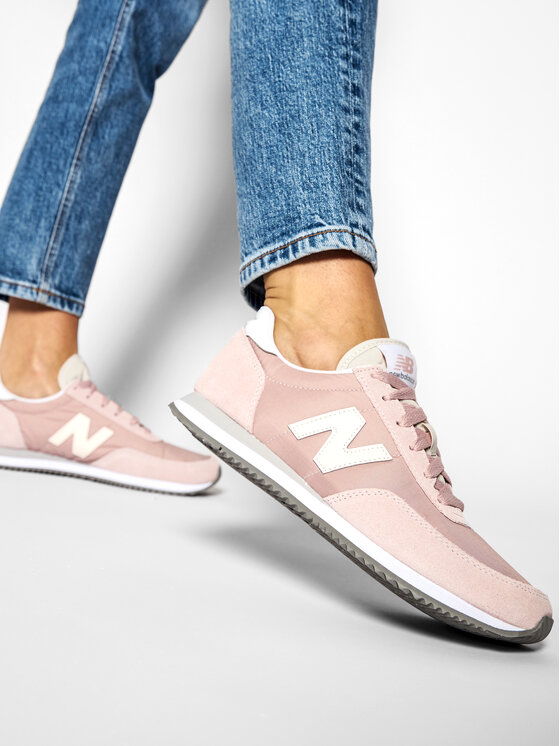 nike essential fleece joggers brown