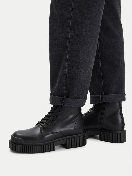 Armani Exchange Šnurovacia obuv Armani Exchange XDN031 XV875 00002 Čierna