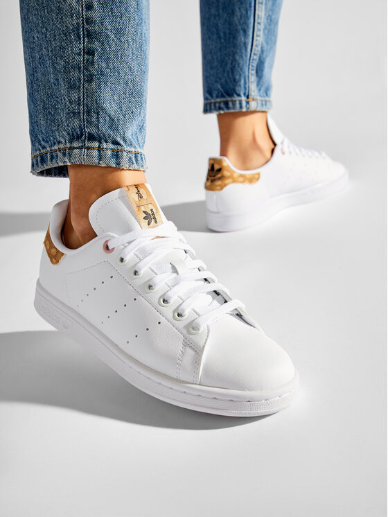 adidas Sneakersy adidas Disney Stan Smith W GZ6251 Bílá
