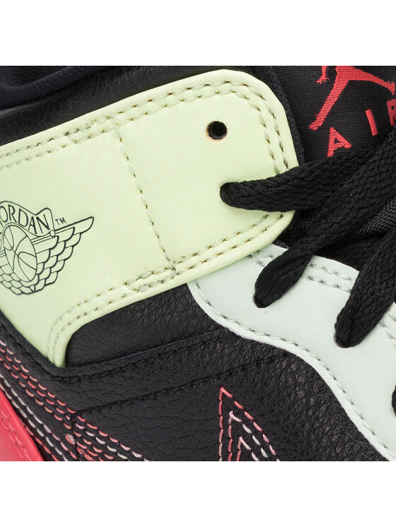 Nike Sneakersy Nike Air Jordan 1 Mid Se (Gs) AV5174 076 Černá