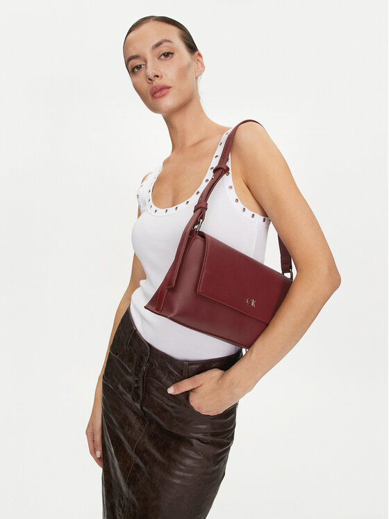 Calvin Klein Ročna torba Calvin Klein Ck Daily Shoulder Bag Pebble K60K612139 Bordo rdeča