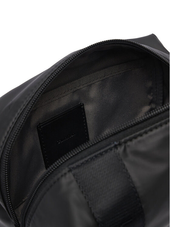 Calvin Klein Neseser Calvin Klein Rubberized Dopp Kit LV04D1293G Crna