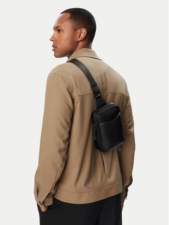 Armani Exchange Плоска сумка Armani Exchange XM002587 AF22651 UC001 Чорний