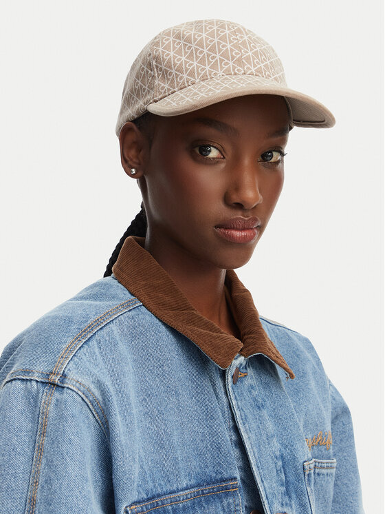 Calvin Klein Kapa s šiltom Calvin Klein Emblem Print W Leather Patch Cap LV04F5036G Bež