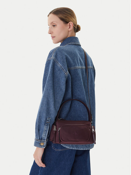 Calvin Klein Torbica Calvin Klein Pocket Nylon Bag W/ Strap LV04F3132G Tamnocrvena