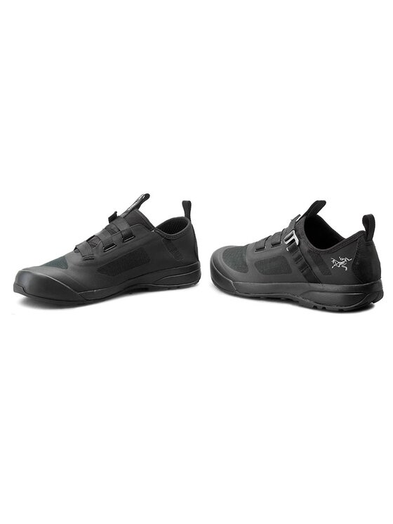 Arc'teryx Pārgājienu apavi Arc'teryx Arakys M 066708-273657 G0 Melns