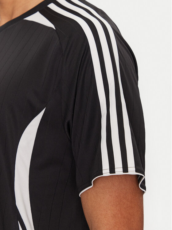 adidas adidas T-shirt adicolor Teamgeist JC6229 Crna Loose Fit