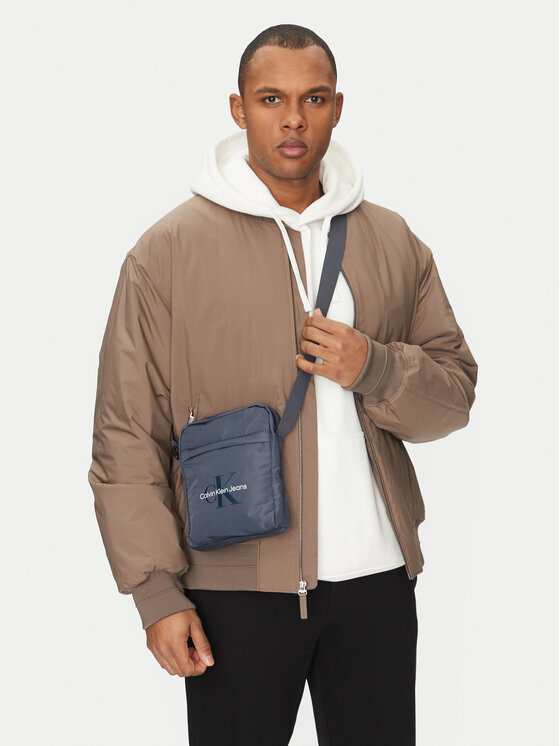 Calvin Klein Jeans Borsellino Calvin Klein Jeans Sport Essentials Reporter 18 LV04G3000G Blu scuro