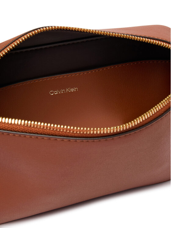 Calvin Klein Torebka Calvin Klein Foil Logo Elongated Camera Bag LV04F3276G Brązowy