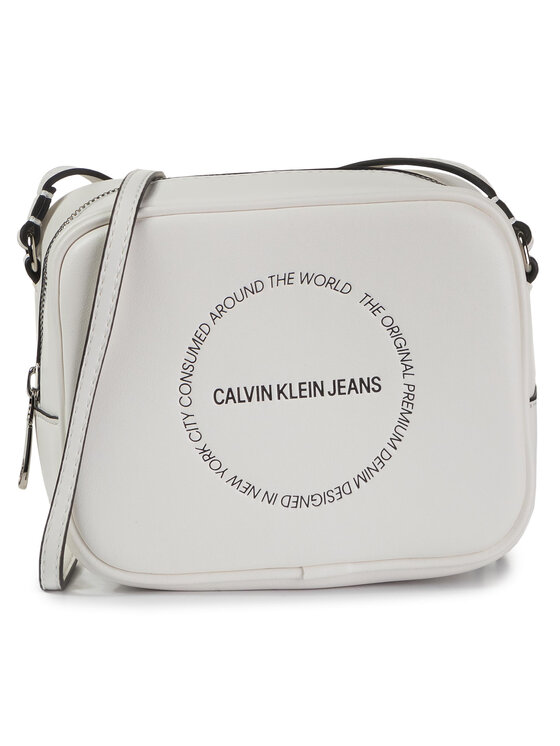 Calvin Klein Jeans Torbica Calvin Klein Jeans Sculpted Camera Bag K60K606160 Bijela